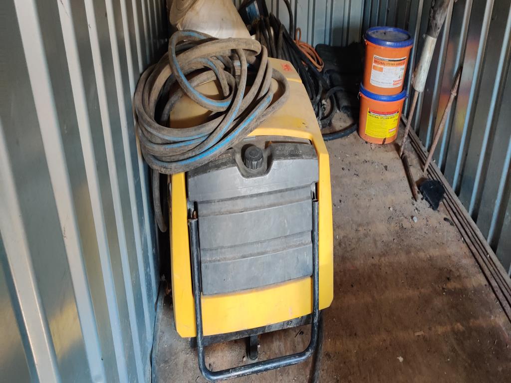 Nowoczesne, dobrze utrzymane pojazdy budowlane i budowlane oraz inny sprzęt mechaniczny z sektora inżynierii lądowej i wodnej.-3