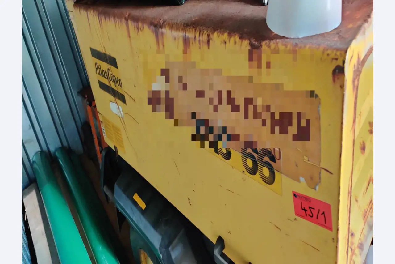 Moderne, gepflegte Bau- und Baustellenfahrzeuge sowie weitere maschinelle Ausstattung aus dem Tiefbau-5