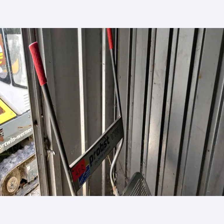 Moderne, gepflegte Bau- und Baustellenfahrzeuge sowie weitere maschinelle Ausstattung aus dem Tiefbau-1