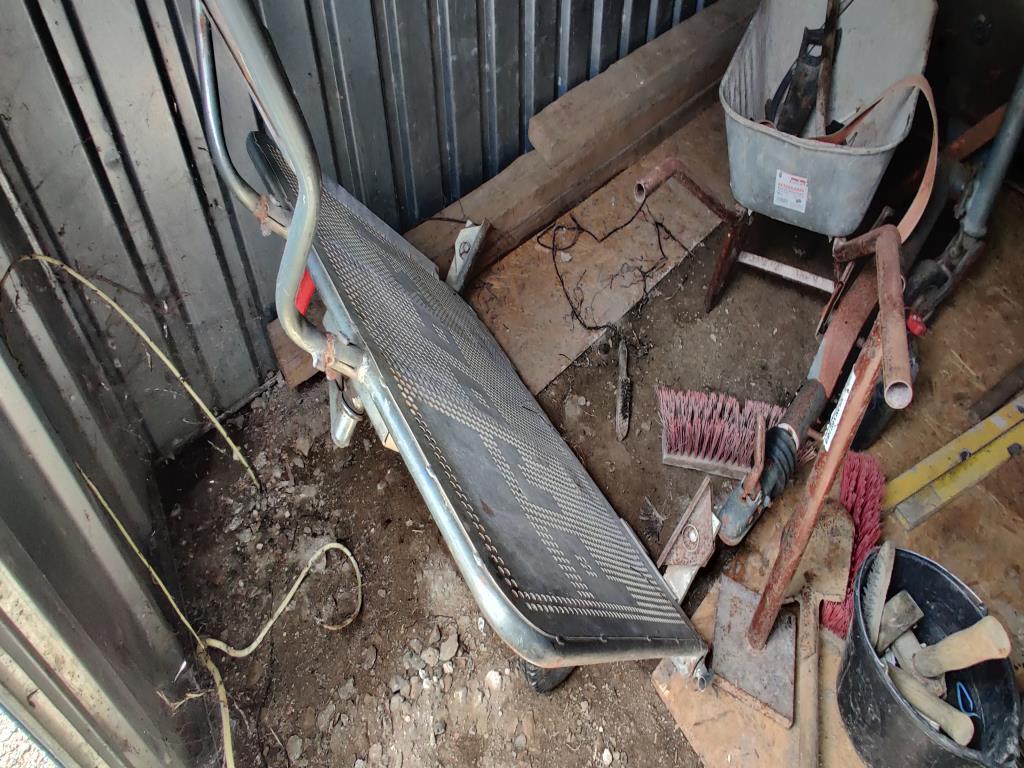 Sodobna, dobro vzdrževana gradbena vozila in vozila za gradbišča ter druga mehanska oprema iz sektorja gradbeništva.-3