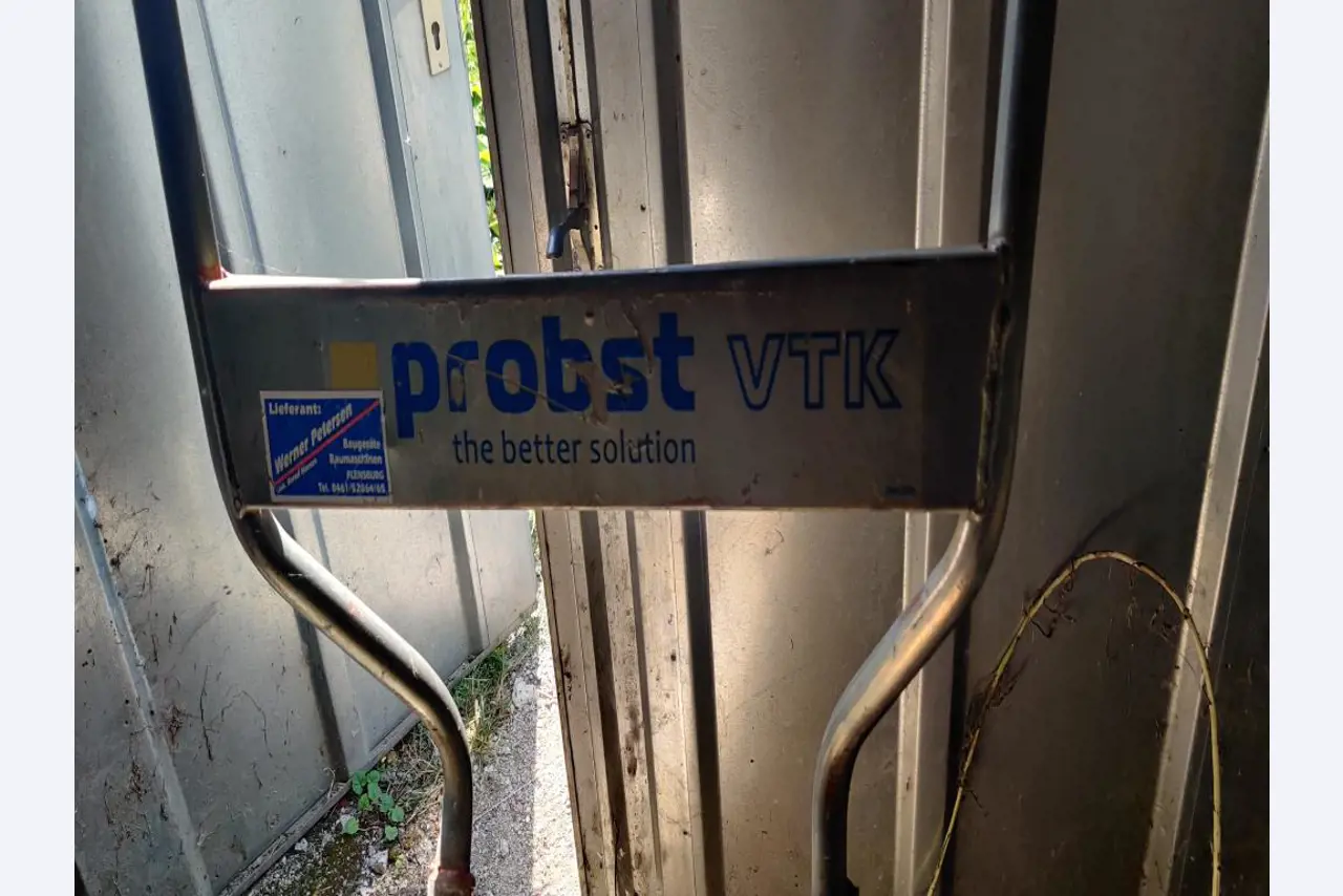 Moderne, gepflegte Bau- und Baustellenfahrzeuge sowie weitere maschinelle Ausstattung aus dem Tiefbau-6