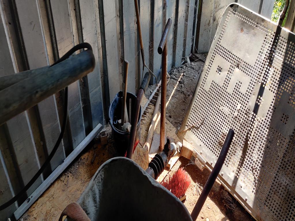 Nowoczesne, dobrze utrzymane pojazdy budowlane i budowlane oraz inny sprzęt mechaniczny z sektora inżynierii lądowej i wodnej.-3