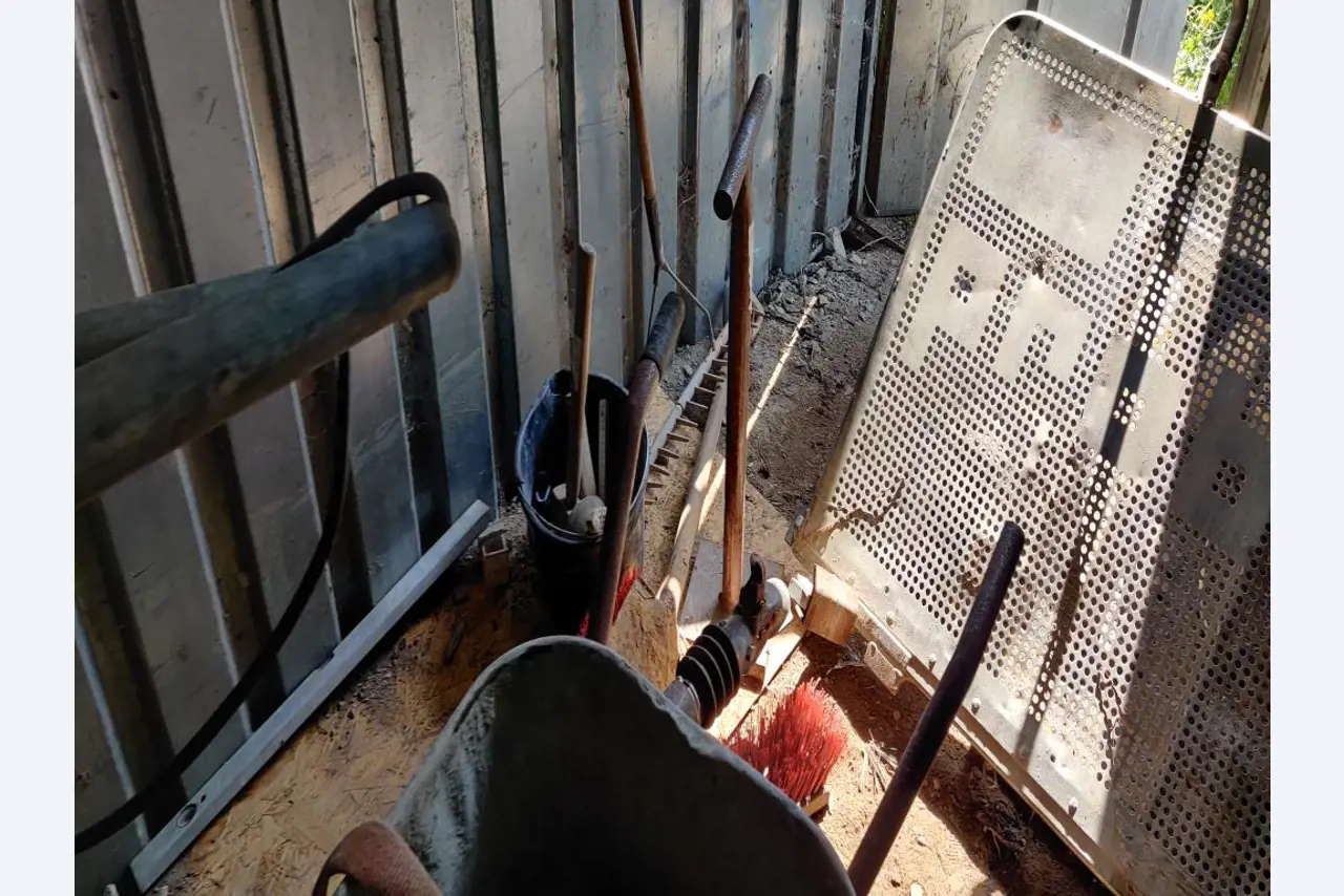 Sodobna, dobro vzdrževana gradbena vozila in vozila za gradbišča ter druga mehanska oprema iz sektorja gradbeništva.-3