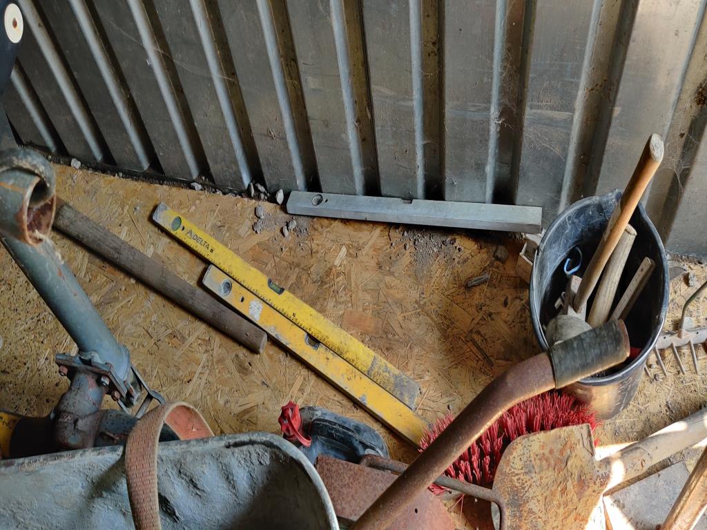 Nowoczesne, dobrze utrzymane pojazdy budowlane i budowlane oraz inny sprzęt mechaniczny z sektora inżynierii lądowej i wodnej.-4