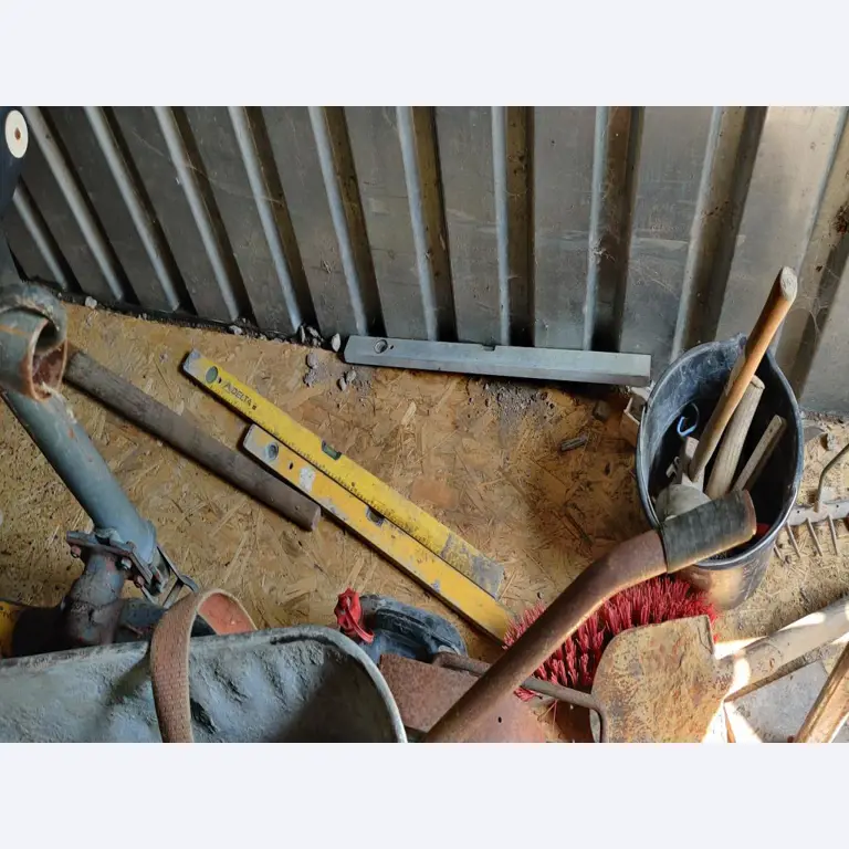 Sodobna, dobro vzdrževana gradbena vozila in vozila za gradbišča ter druga mehanska oprema iz sektorja gradbeništva.-4