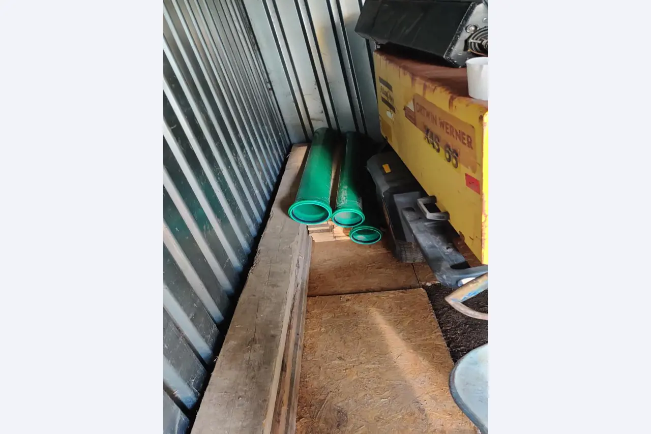 Sodobna, dobro vzdrževana gradbena vozila in vozila za gradbišča ter druga mehanska oprema iz sektorja gradbeništva.-5