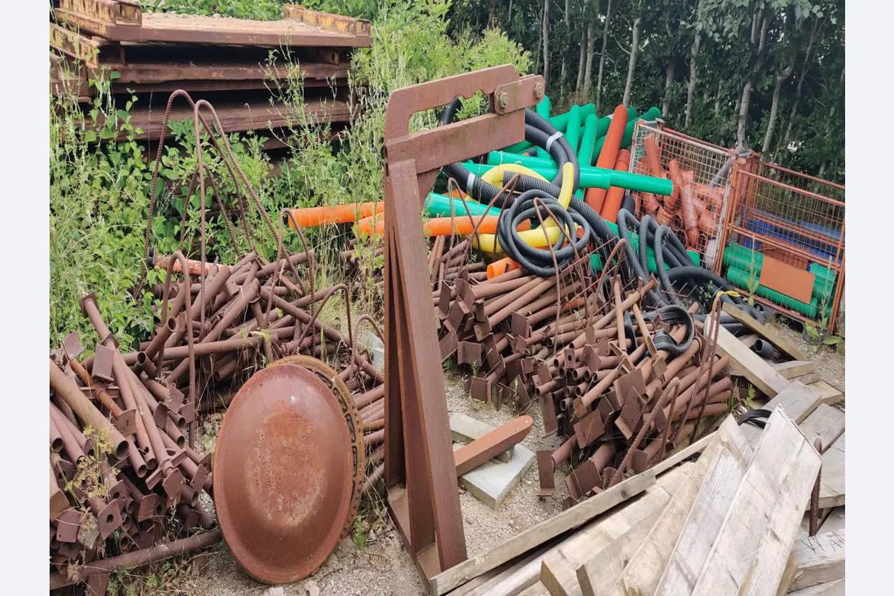 Moderne, gepflegte Bau- und Baustellenfahrzeuge sowie weitere maschinelle Ausstattung aus dem Tiefbau-1