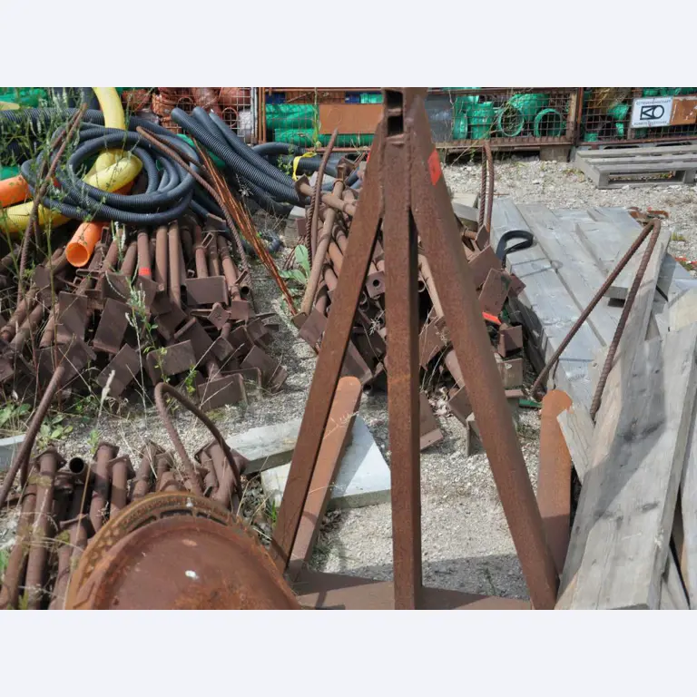 Moderne, gepflegte Bau- und Baustellenfahrzeuge sowie weitere maschinelle Ausstattung aus dem Tiefbau-2