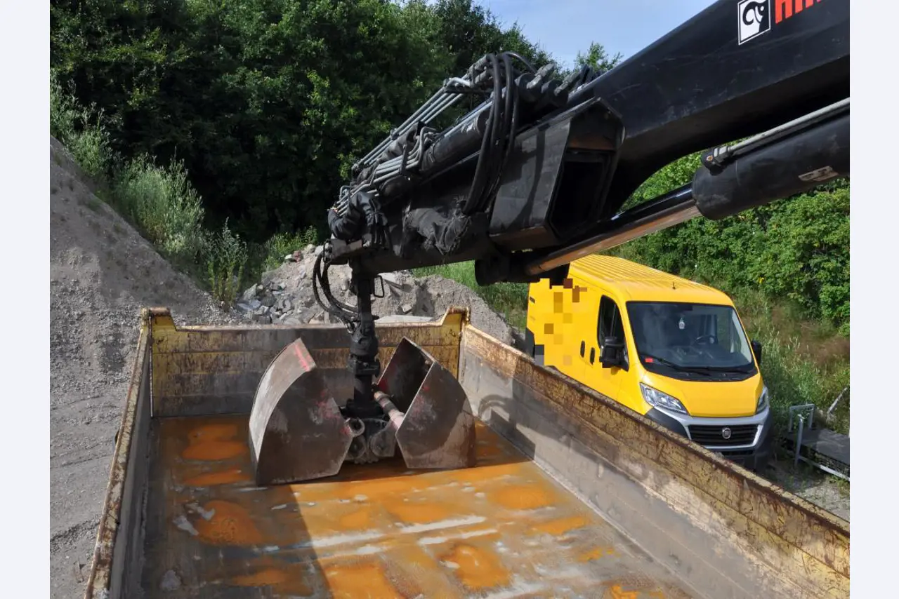 Moderne, gepflegte Bau- und Baustellenfahrzeuge sowie weitere maschinelle Ausstattung aus dem Tiefbau-17