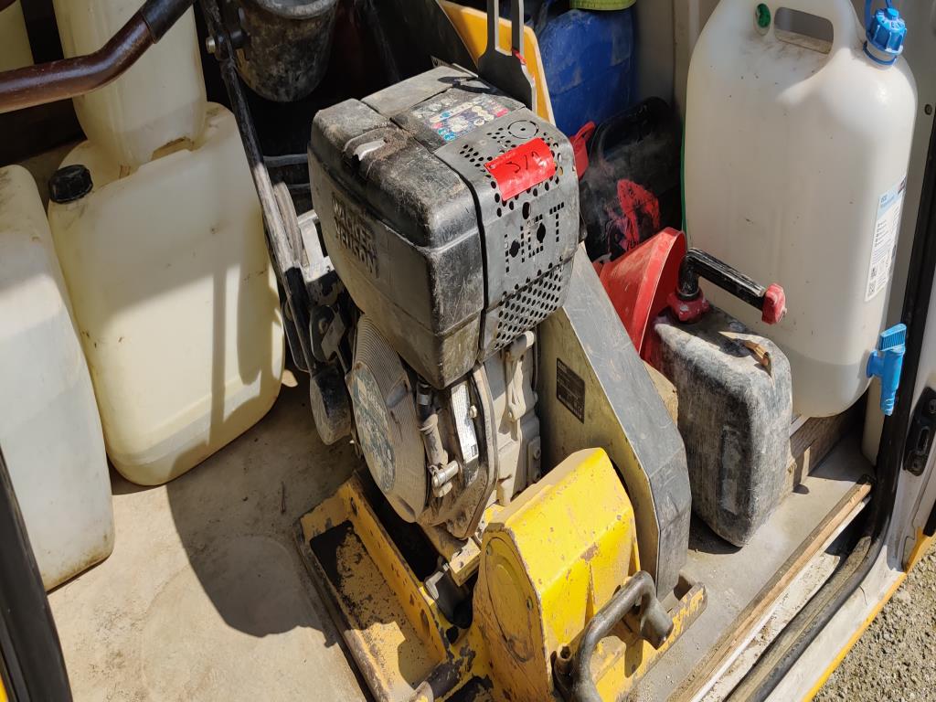 Sodobna, dobro vzdrževana gradbena vozila in vozila za gradbišča ter druga mehanska oprema iz sektorja gradbeništva.-2