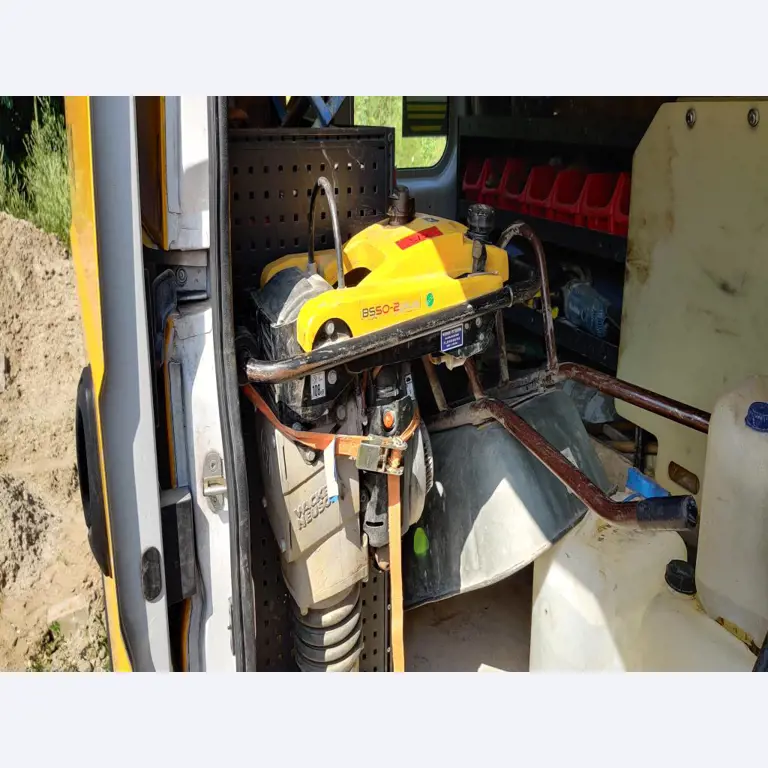 Sodobna, dobro vzdrževana gradbena vozila in vozila za gradbišča ter druga mehanska oprema iz sektorja gradbeništva.-2