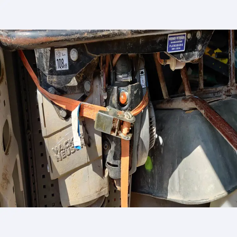 Sodobna, dobro vzdrževana gradbena vozila in vozila za gradbišča ter druga mehanska oprema iz sektorja gradbeništva.-3