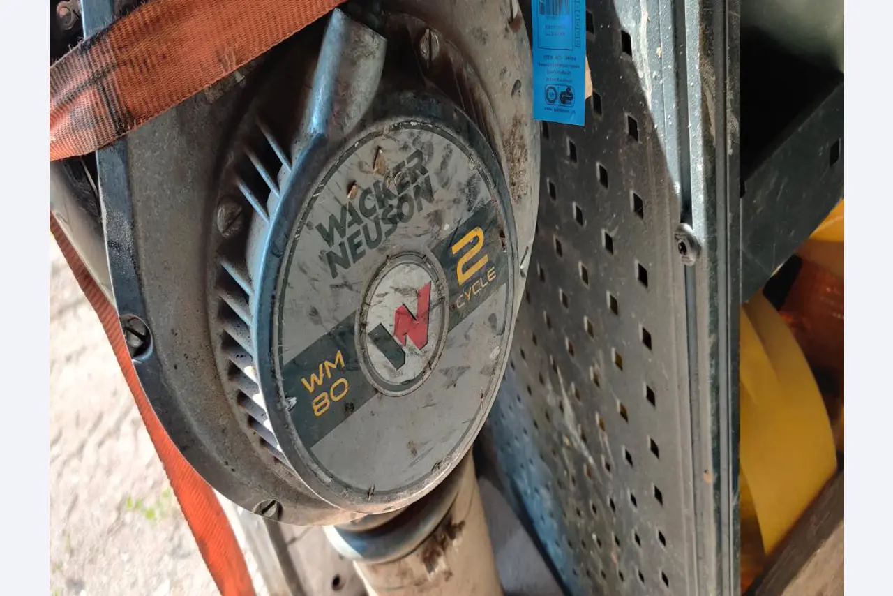 Sodobna, dobro vzdrževana gradbena vozila in vozila za gradbišča ter druga mehanska oprema iz sektorja gradbeništva.-5