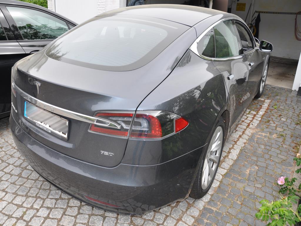 Sodobna, dobro vzdrževana gradbena vozila in vozila za gradbišča ter druga mehanska oprema iz sektorja gradbeništva.-4