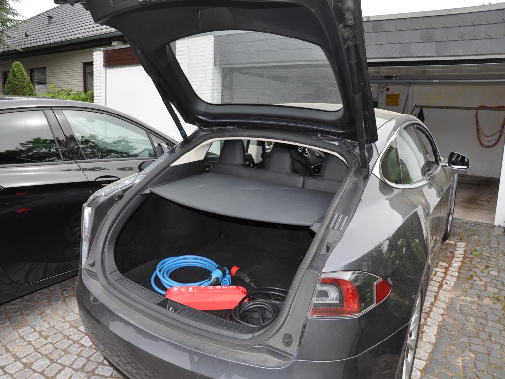 Sodobna, dobro vzdrževana gradbena vozila in vozila za gradbišča ter druga mehanska oprema iz sektorja gradbeništva.-8