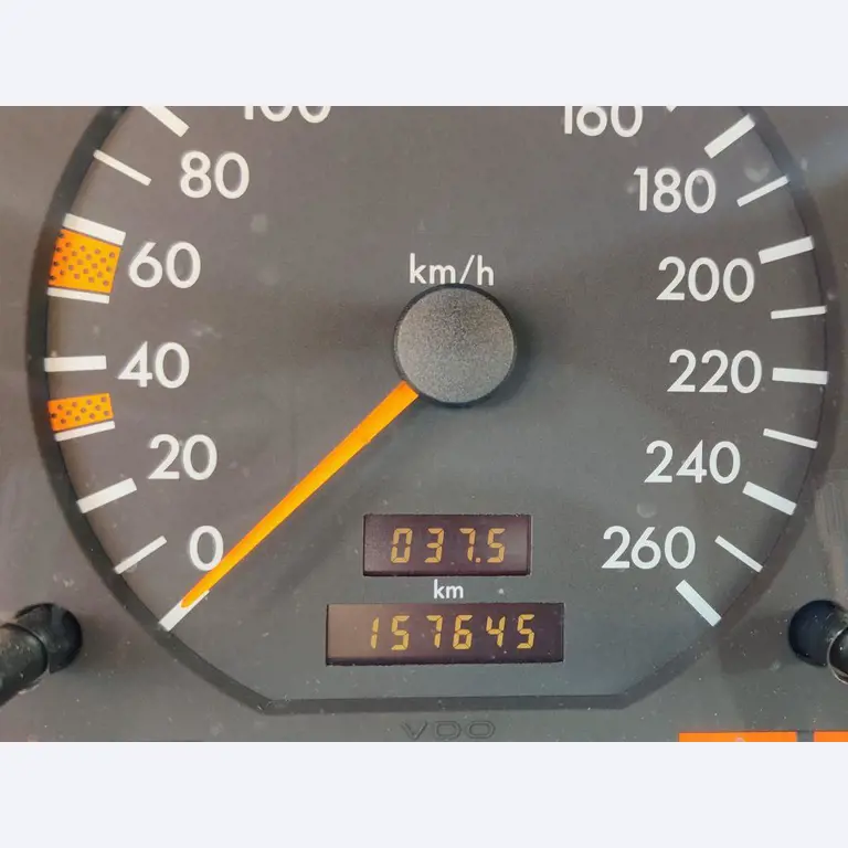 Vehículos de obra y construcción modernos y bien mantenidos y otros equipos mecánicos del sector de la ingeniería civil-11