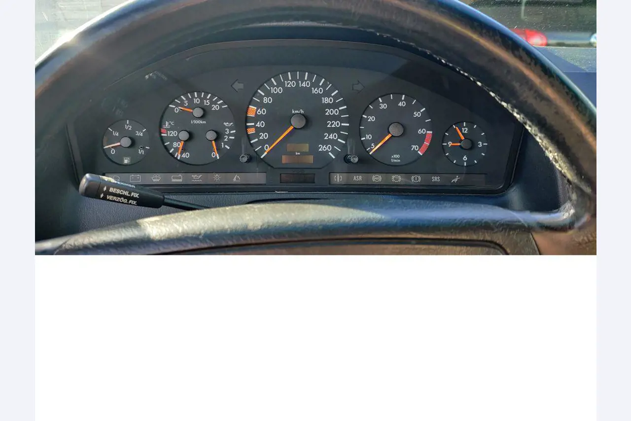 Vehículos de obra y construcción modernos y bien mantenidos y otros equipos mecánicos del sector de la ingeniería civil-12