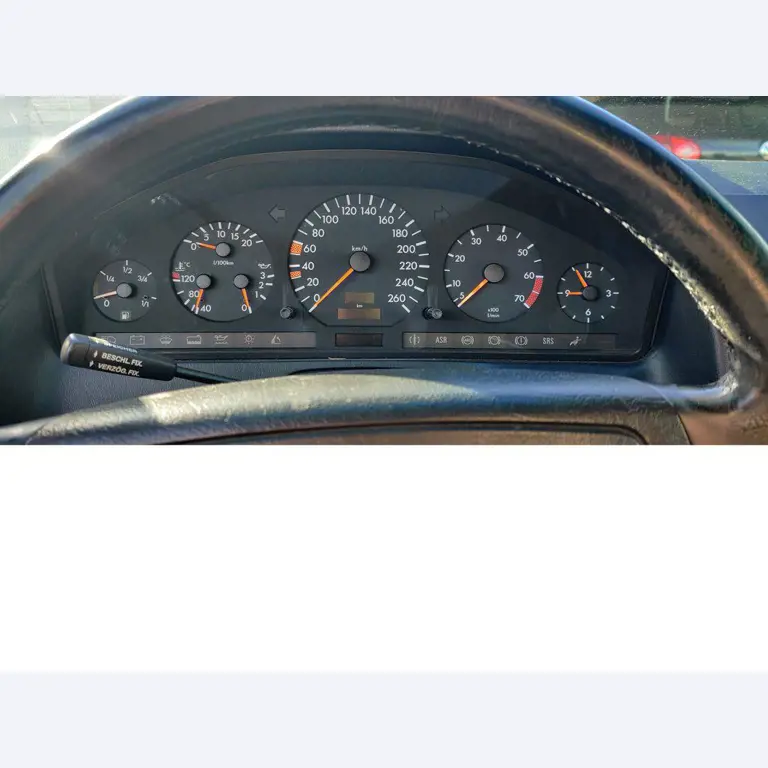 Vehículos de obra y construcción modernos y bien mantenidos y otros equipos mecánicos del sector de la ingeniería civil-12