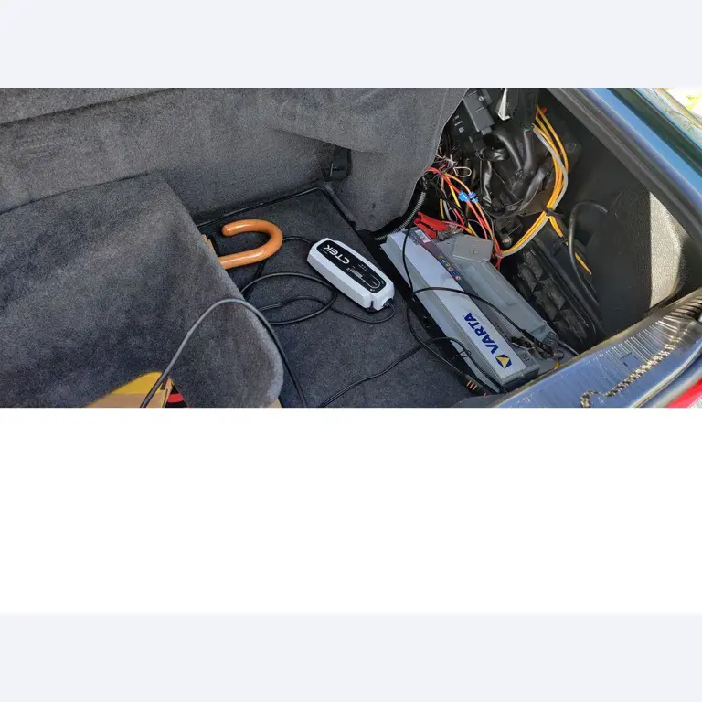 Vehículos de obra y construcción modernos y bien mantenidos y otros equipos mecánicos del sector de la ingeniería civil-15