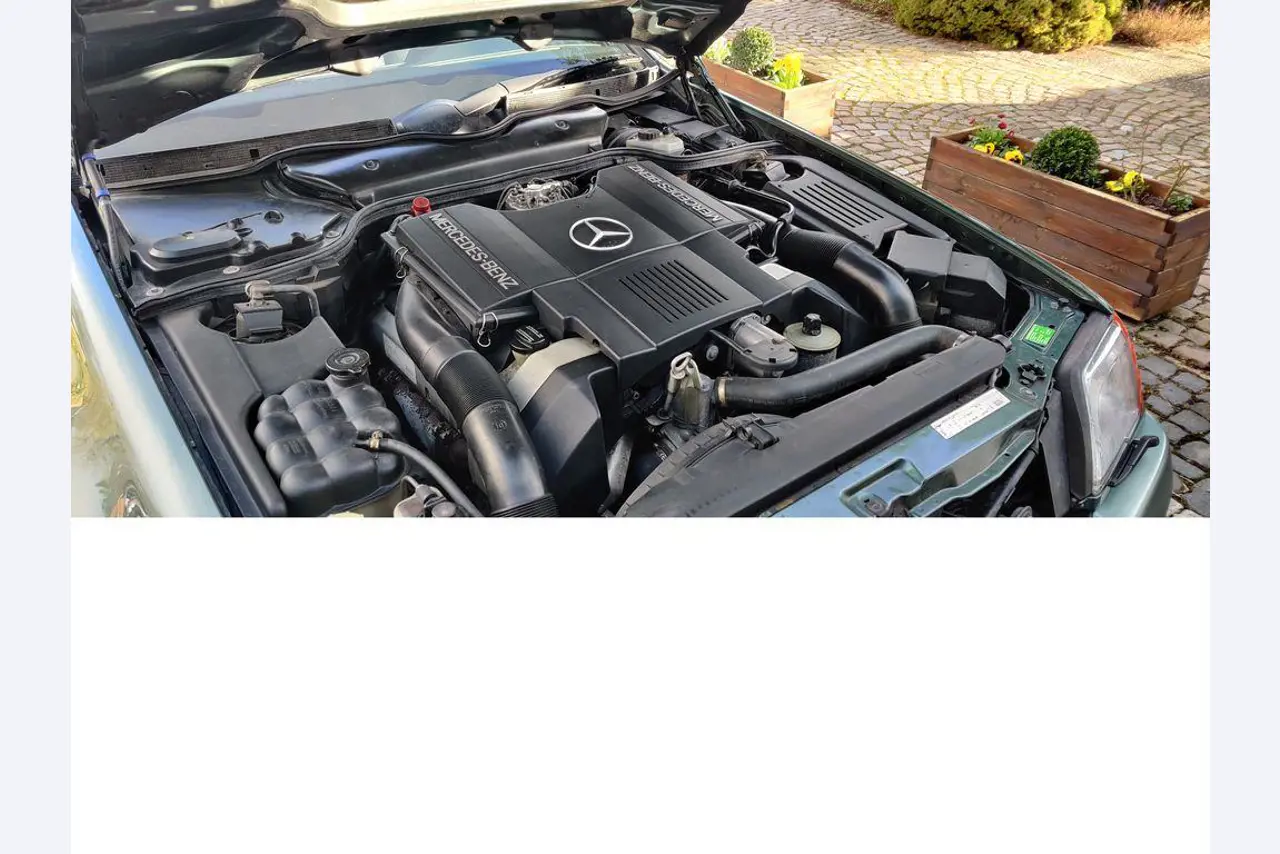 Vehículos de obra y construcción modernos y bien mantenidos y otros equipos mecánicos del sector de la ingeniería civil-21