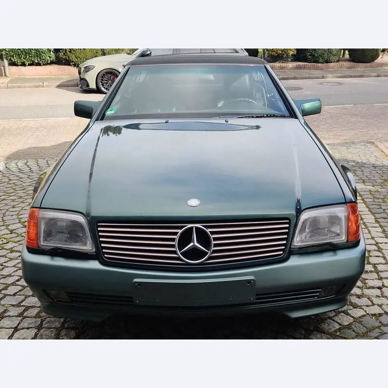 Vehículos de obra y construcción modernos y bien mantenidos y otros equipos mecánicos del sector de la ingeniería civil-1