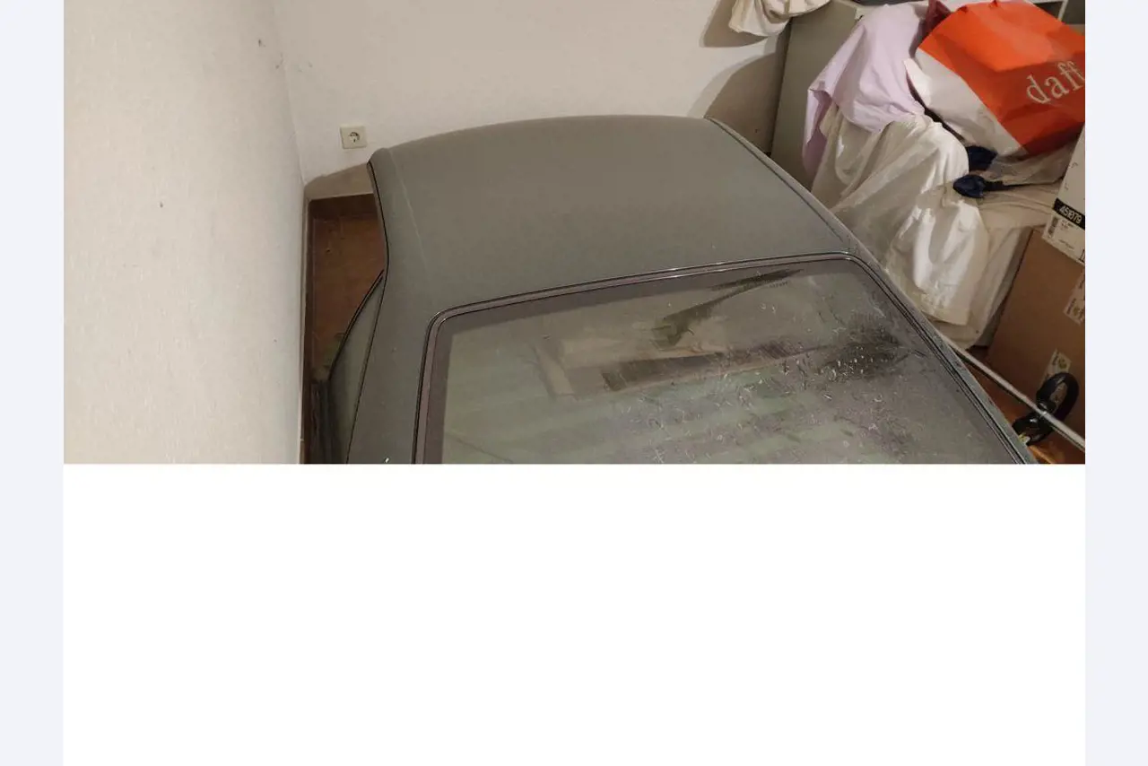 Vehículos de obra y construcción modernos y bien mantenidos y otros equipos mecánicos del sector de la ingeniería civil-35