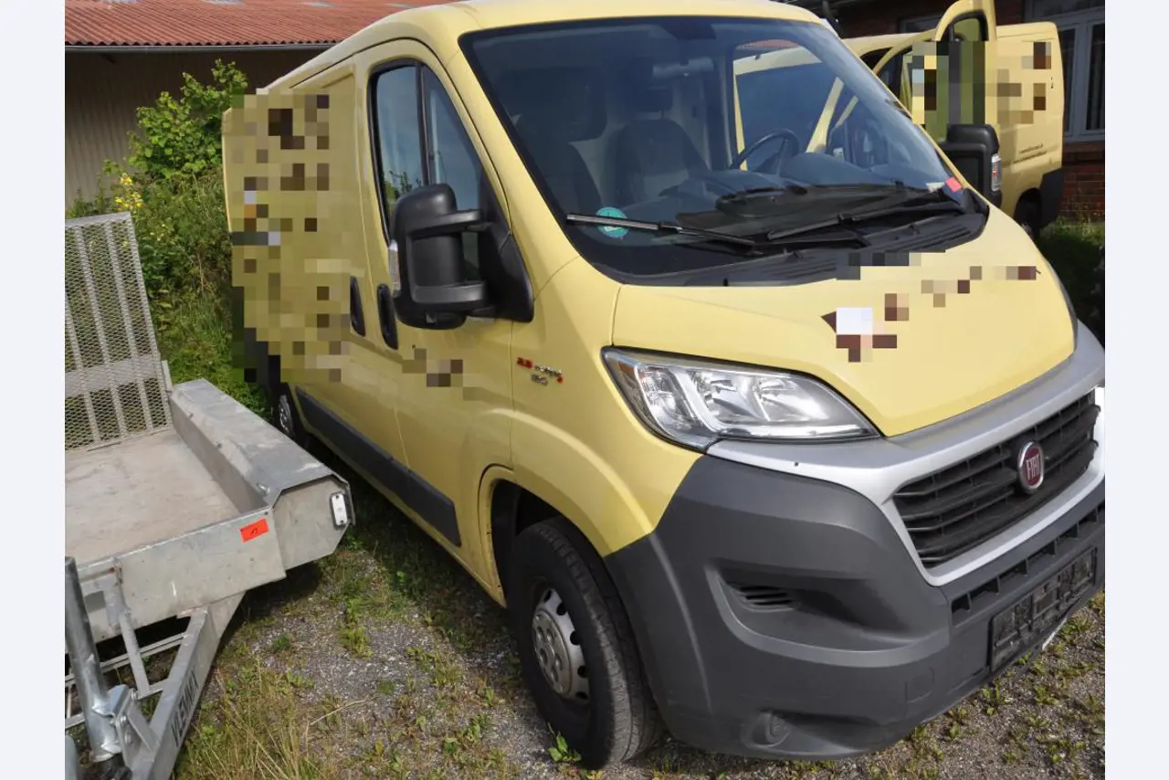 Moderne, gepflegte Bau- und Baustellenfahrzeuge sowie weitere maschinelle Ausstattung aus dem Tiefbau-9