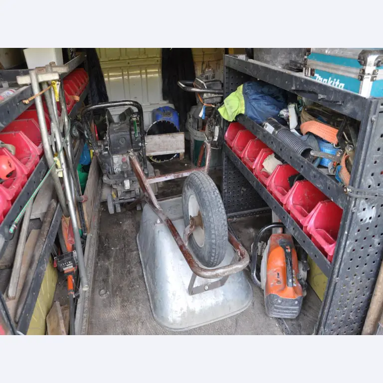 Moderne, gepflegte Bau- und Baustellenfahrzeuge sowie weitere maschinelle Ausstattung aus dem Tiefbau-5