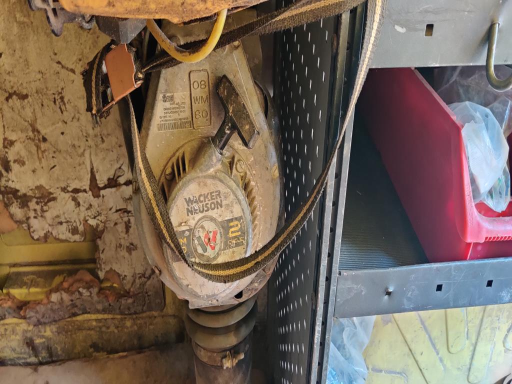 Nowoczesne, dobrze utrzymane pojazdy budowlane i budowlane oraz inny sprzęt mechaniczny z sektora inżynierii lądowej i wodnej.-3