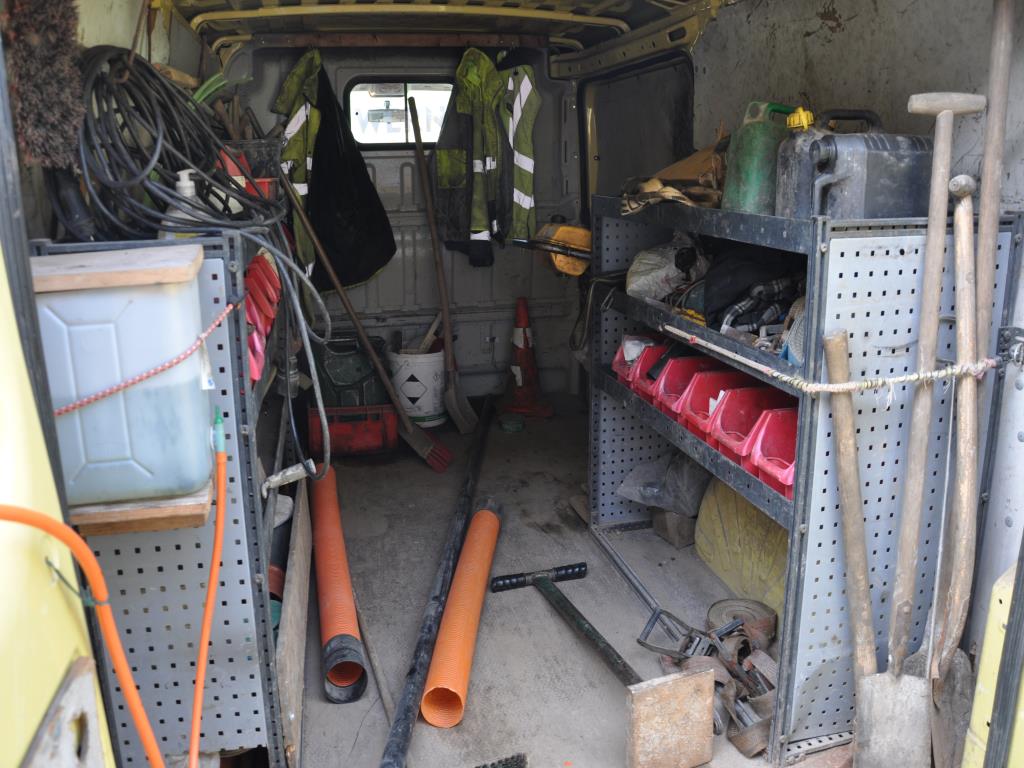 Moderne, gepflegte Bau- und Baustellenfahrzeuge sowie weitere maschinelle Ausstattung aus dem Tiefbau-5