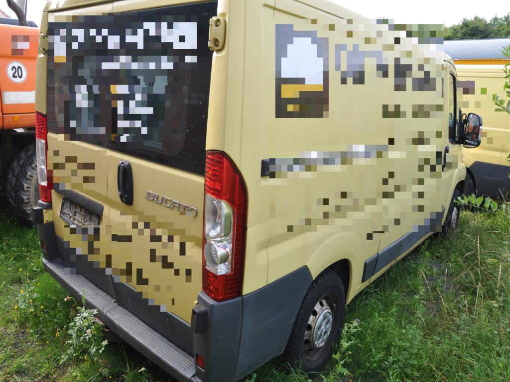 Moderne, gepflegte Bau- und Baustellenfahrzeuge sowie weitere maschinelle Ausstattung aus dem Tiefbau-8
