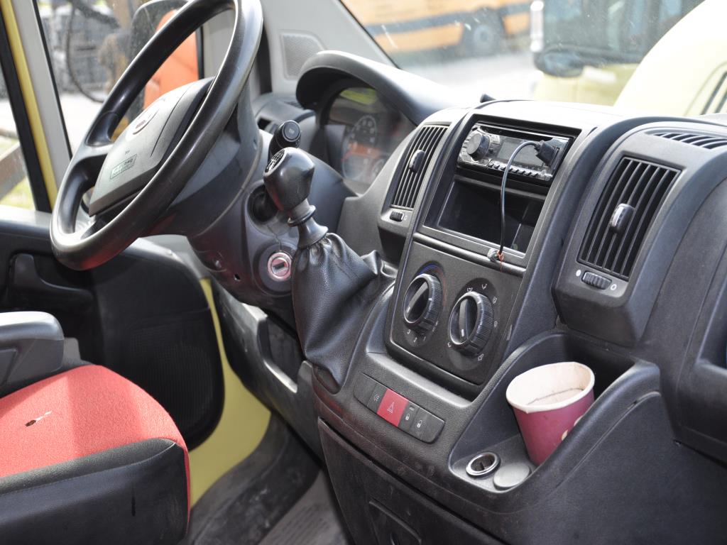 Moderne, gepflegte Bau- und Baustellenfahrzeuge sowie weitere maschinelle Ausstattung aus dem Tiefbau-4