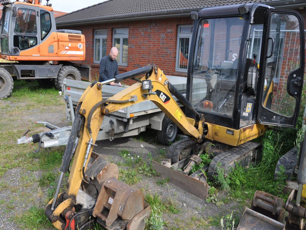 Nowoczesne, dobrze utrzymane pojazdy budowlane i budowlane oraz inny sprzęt mechaniczny z sektora inżynierii lądowej i wodnej.-3