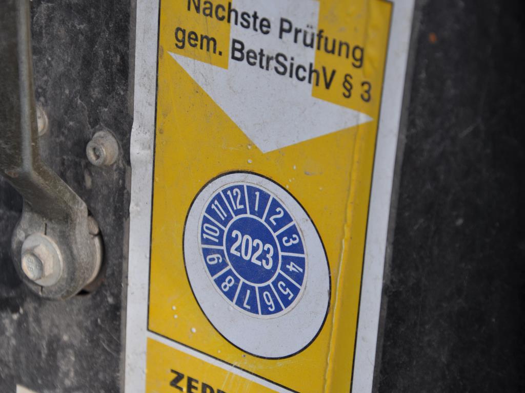 Nowoczesne, dobrze utrzymane pojazdy budowlane i budowlane oraz inny sprzęt mechaniczny z sektora inżynierii lądowej i wodnej.-7