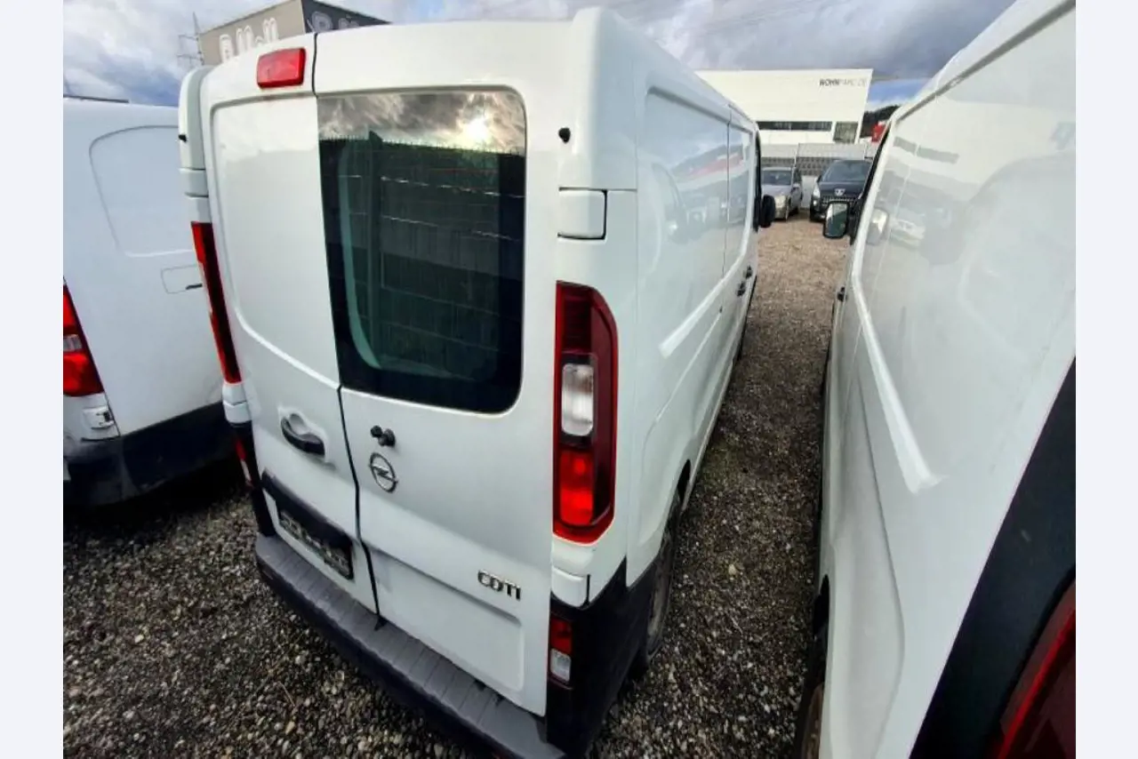 Transporters en voertuigen-37