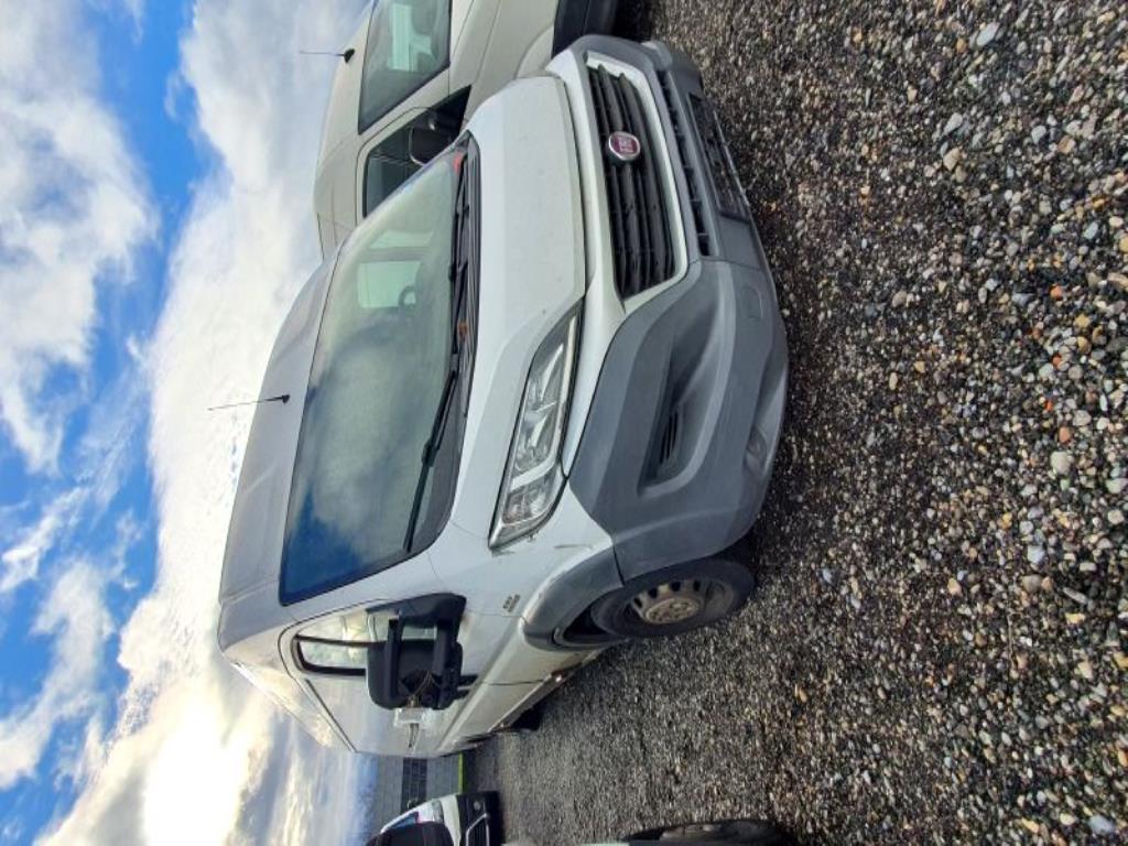 Véhicules de transport et véhicules-10