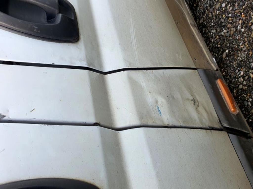 Véhicules de transport et véhicules-14