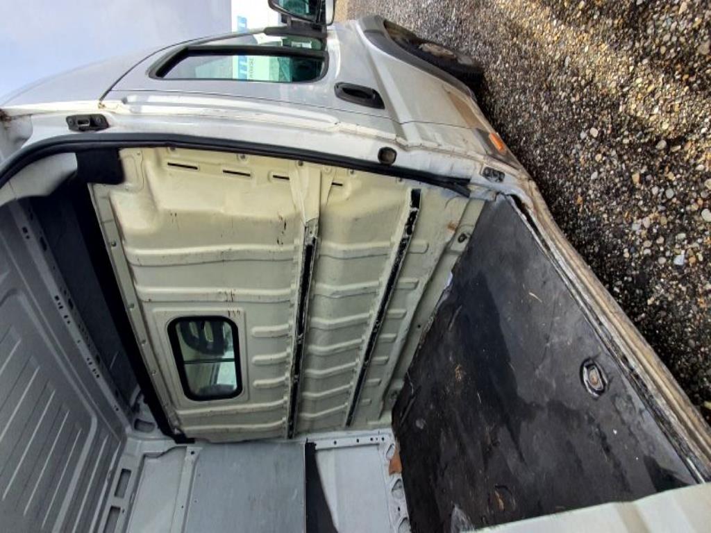 Véhicules de transport et véhicules-18