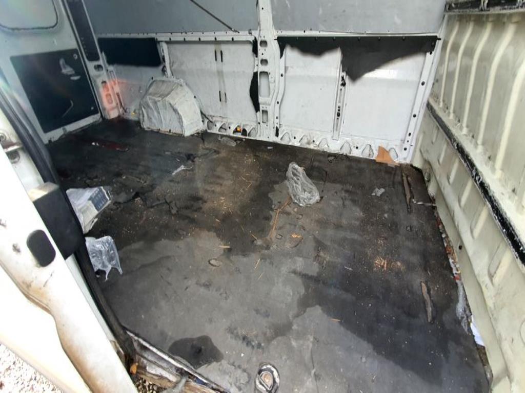 Véhicules de transport et véhicules-20