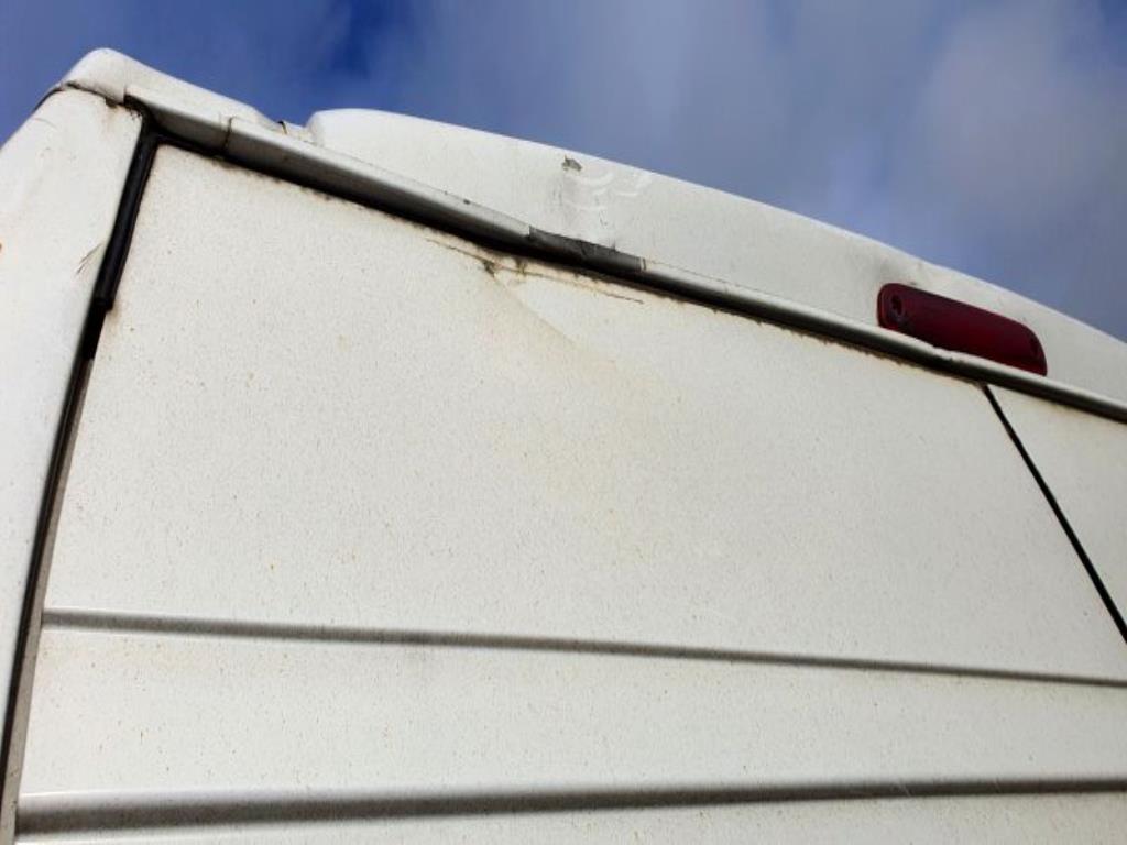 Véhicules de transport et véhicules-25