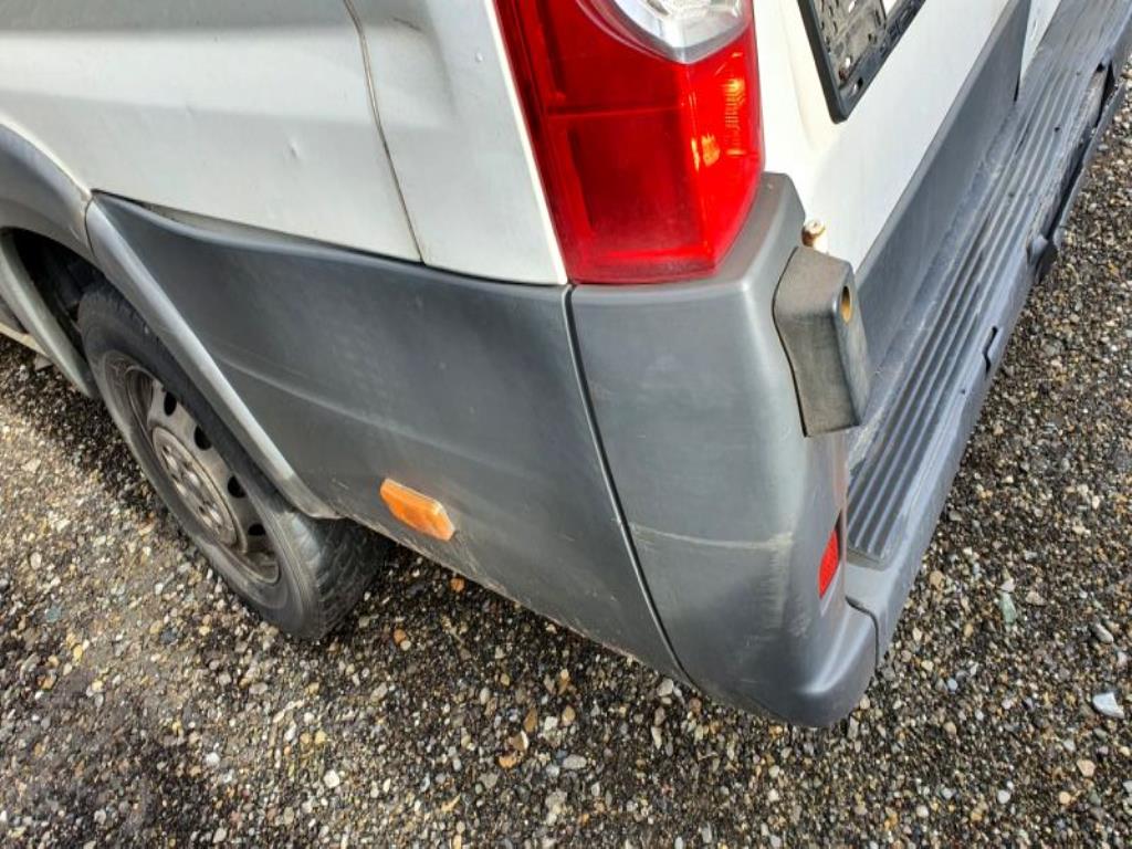 Véhicules de transport et véhicules-26