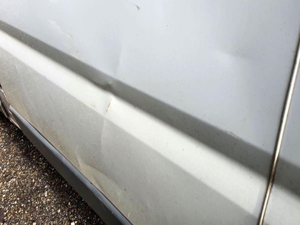 Véhicules de transport et véhicules-27