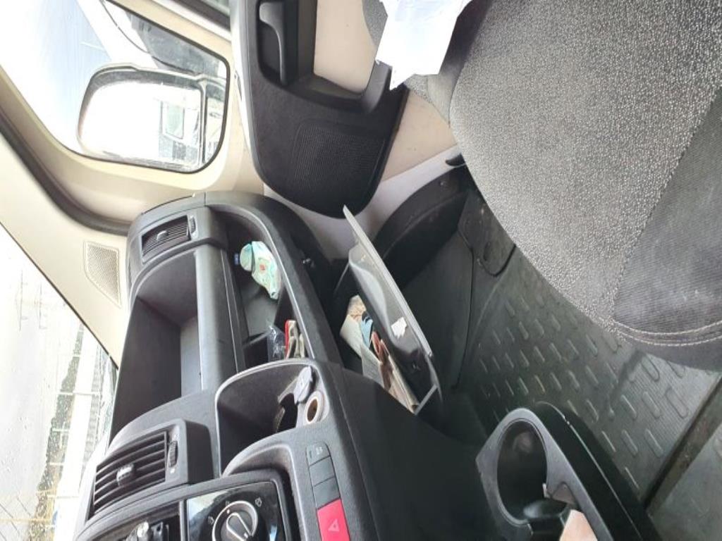 Véhicules de transport et véhicules-33