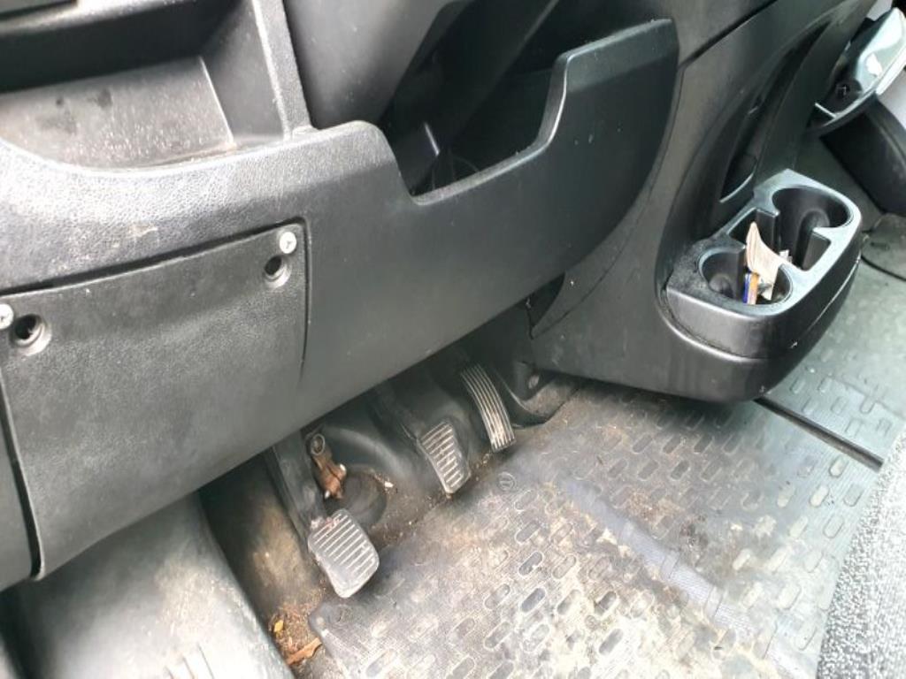 Véhicules de transport et véhicules-34