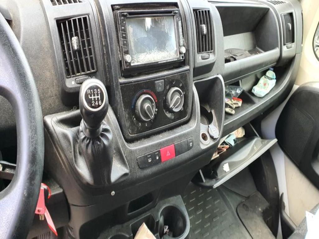 Véhicules de transport et véhicules-46