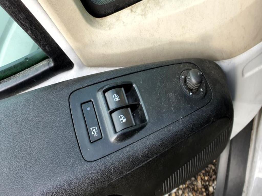 Véhicules de transport et véhicules-48