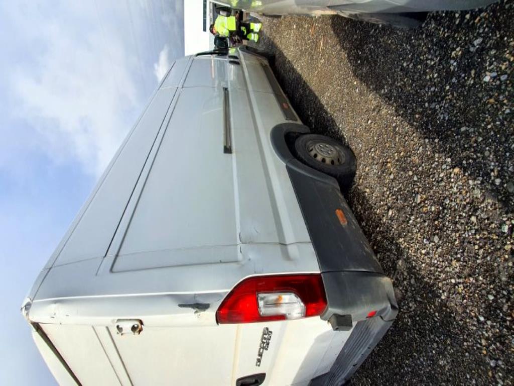 Véhicules de transport et véhicules-8