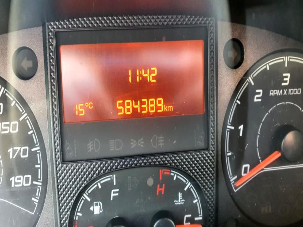 Transportadores e veículos-17