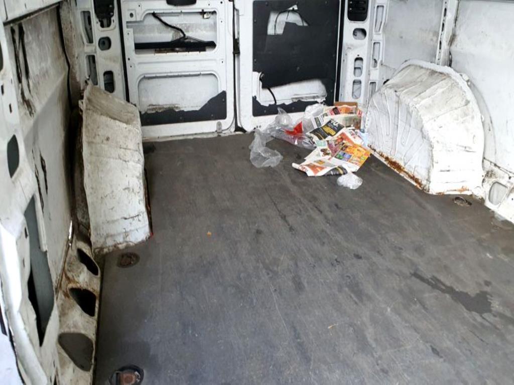 Transportadores e veículos-34