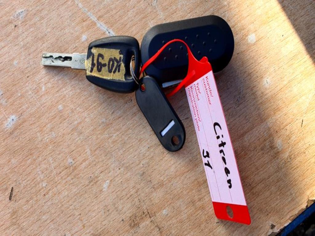 Transporter und Fahrzeuge-38